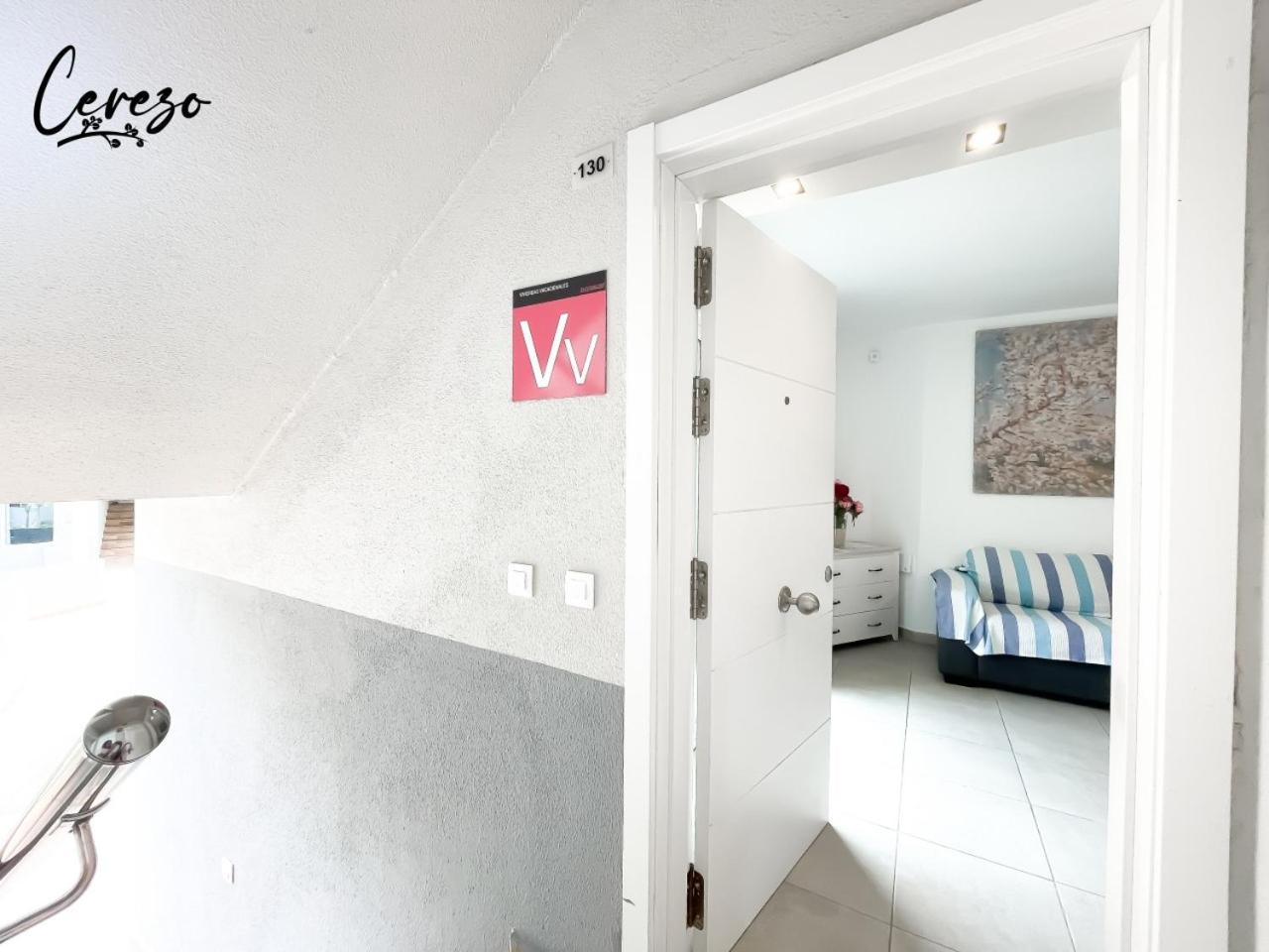B-rent Sun Cerezo Pool Apartamento *